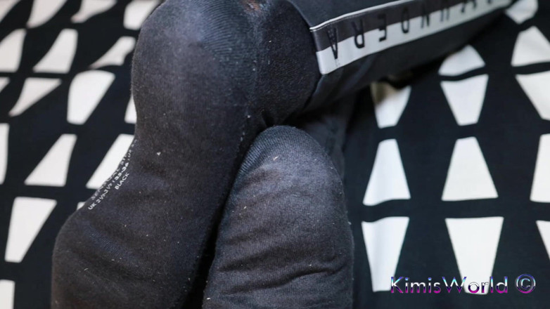 KimisWorld: Meias pretas usadas e sapatos prateados sujos - provocação real de...