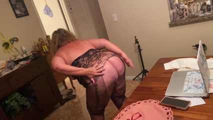 Big Ass 4 U: Lass dieses camgirl dein traummädchen sein