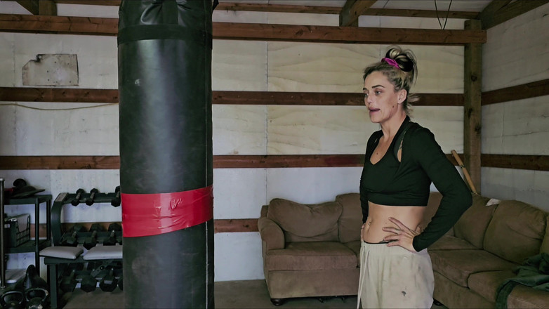 Andi Wild: Andi Unleashed: Terapi beg berat episod