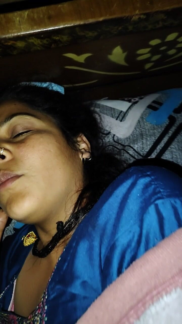 sashaa: Punheta rápida por Indiana Village Girl