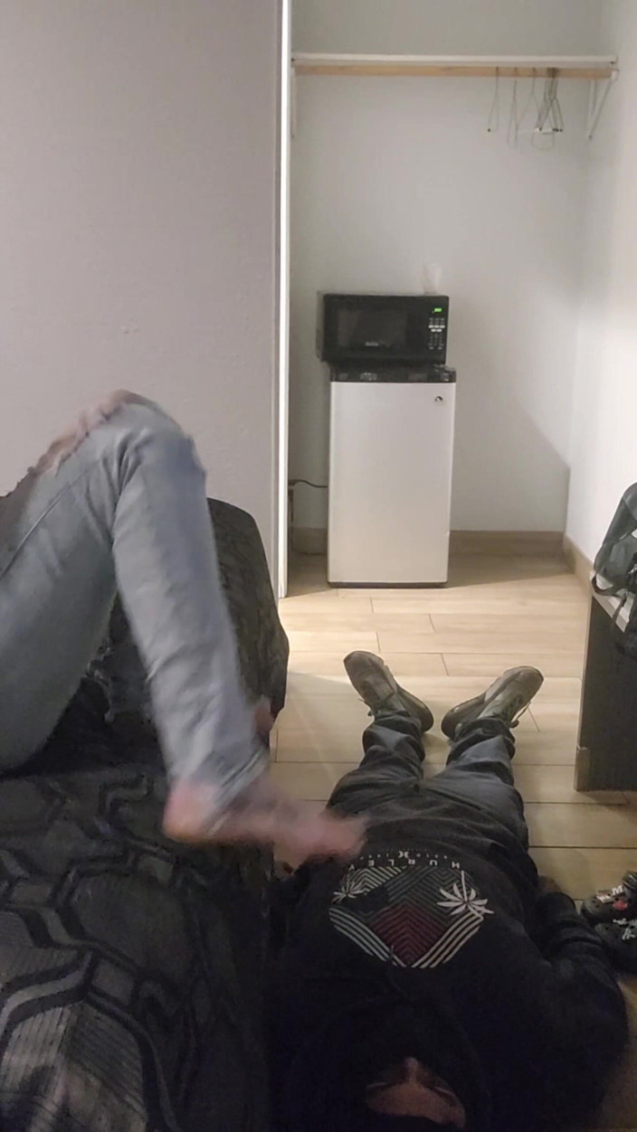 Adriano22: Humiliation des pieds