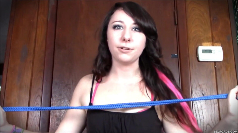 Selfgags femdom bondage: Baise ta copine stupide !
