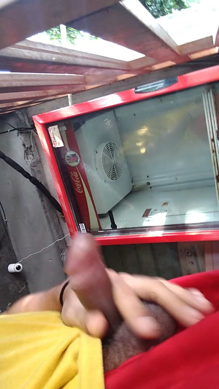 AlexAlejandro13: पोर्च में हॉट लड़का