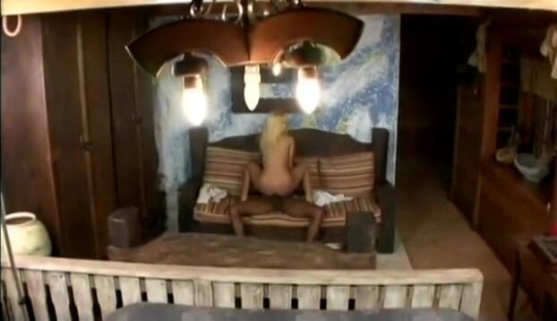 First Black Sexperience: Una splendida troia bionda latina scopa e prende un carico...