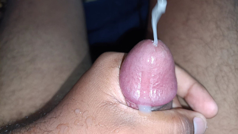 Hot_indian_harish: Indisches teenie mit sperma bespritzt. Sperma-hommage. Sperma, schwanzladung