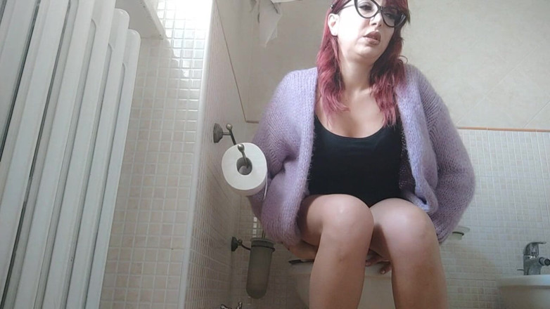 savannahamatoriale: Mia zia matura sul wc