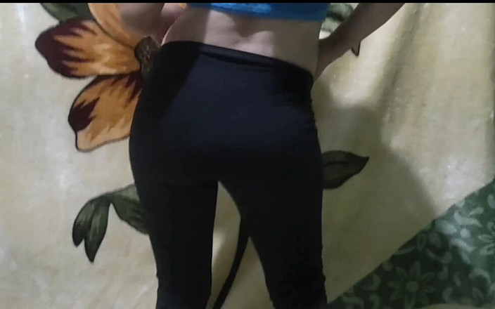 Xhacamisinha: Une soubrette sexy se fait enculer et remplir son cul...