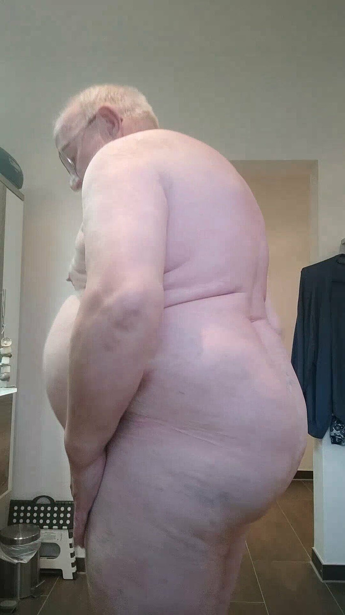 Karlchengeil: Body Show-klädsel och klädkollektion