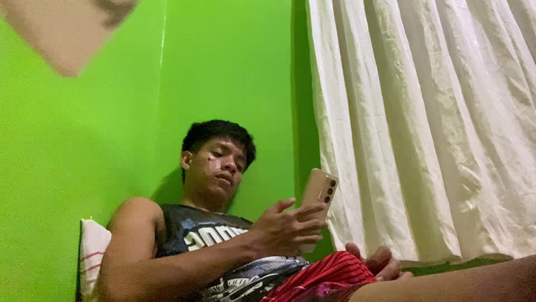 Jameson Official: Filipinli Twink Yatak Odasında Mastürbasyon Yapıyor