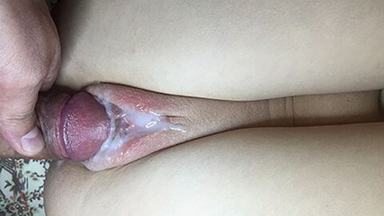 Cute Kissy: Дрочить на милу пизду і кінчає на її рожеві губи пизди