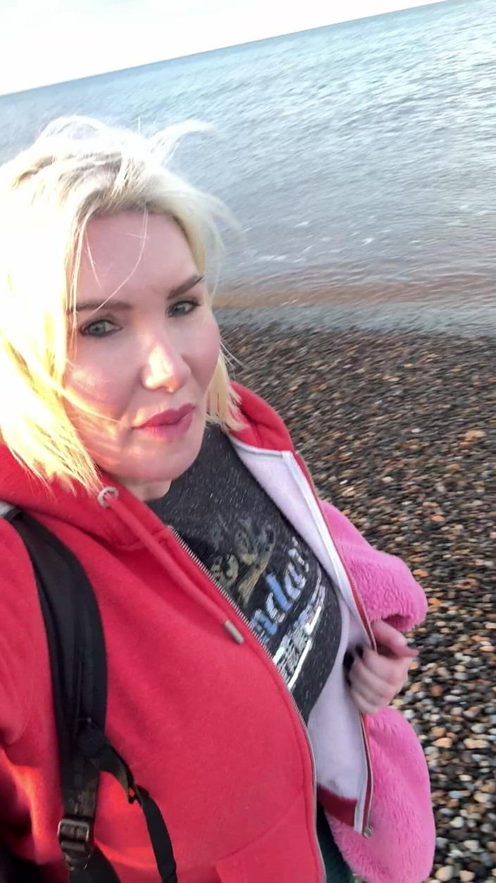 Sophie James: Ich bin 25 Meilen gelaufen, um dieses fkk-strand-fingervideo zu bekommen !!