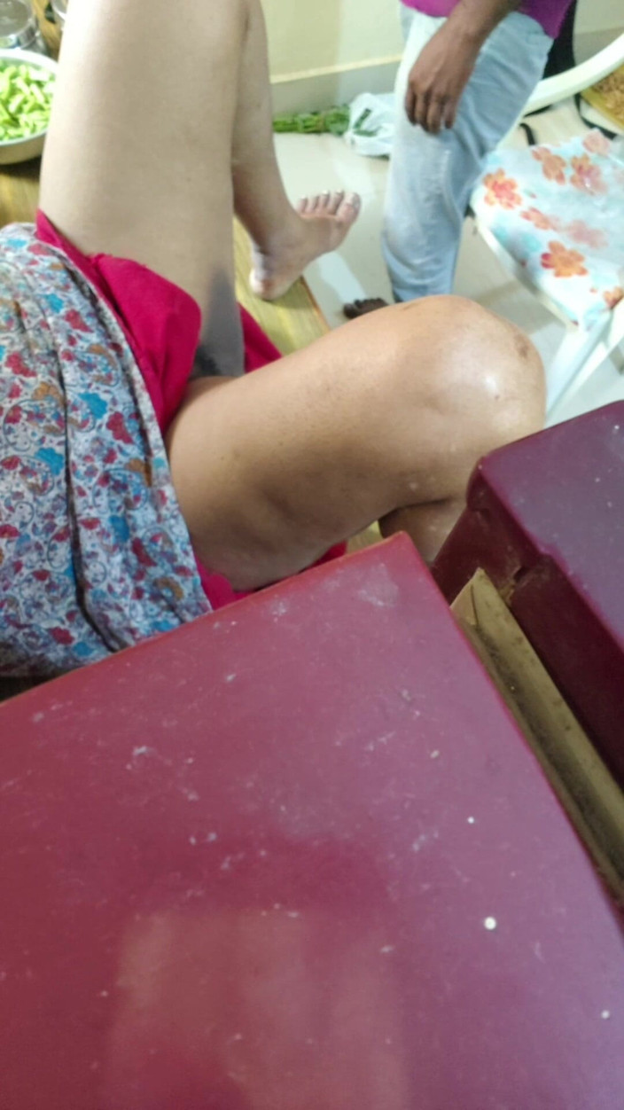Porn films: Pemilik rumah ngentot saudara tiri tamil