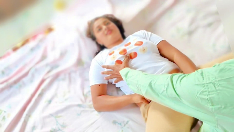 Fuckkkker: Chị kế Ấn Độ của tôi đã đồng ý làm tình với tôi trong khi...