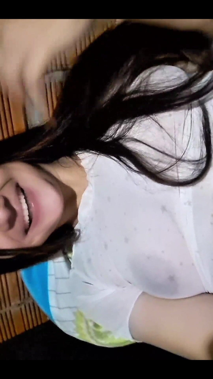 Yulieth Gomez: コロンビアの女性が美味しく自分を触る