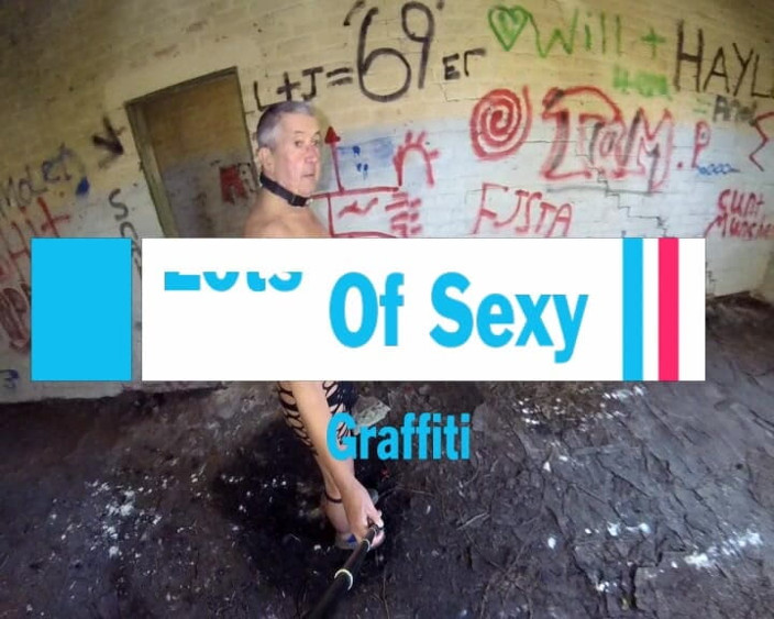 Andy: Sissy outfit tòa nhà cũ
