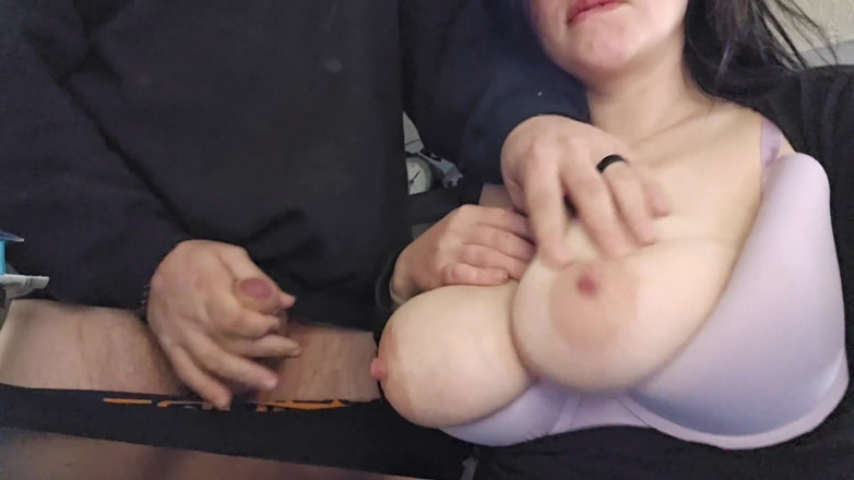 LEXI AND DAN: Titta hur mjuka mina stora naturliga bröst är