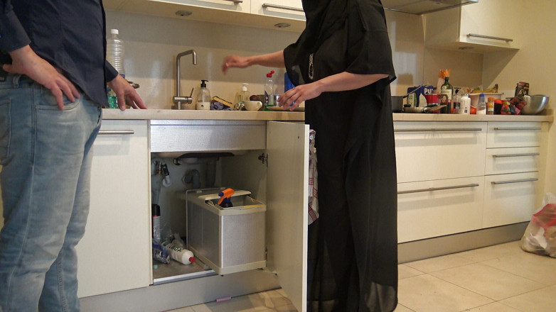 Souzan Halabi: Une Égyptienne se fait baiser par un plombier dans un appartement à...