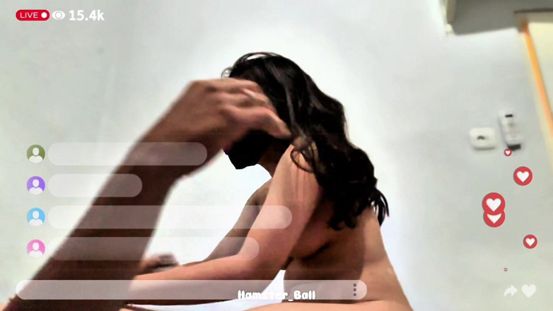 Hamster_Ball: Follower Request: Livestream mit einem MILF-Modell aus Indien