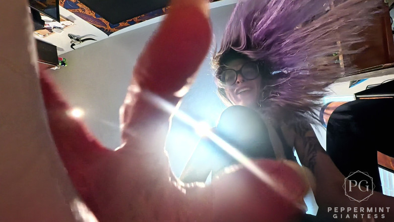 Peppermint Giantess: Tiny pov: perawatan cewek seksi dengan raksasa ini dientot habis-habisan...