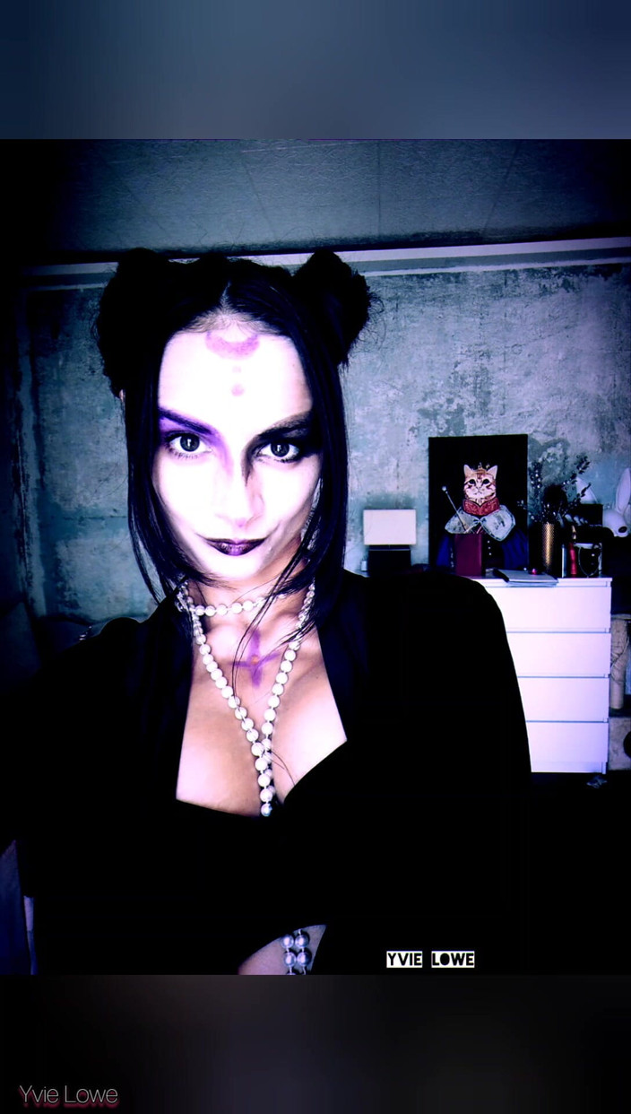 Yvie Lowe: Goth kÃ1/4kentanz für mich - angeforderter tanzclip