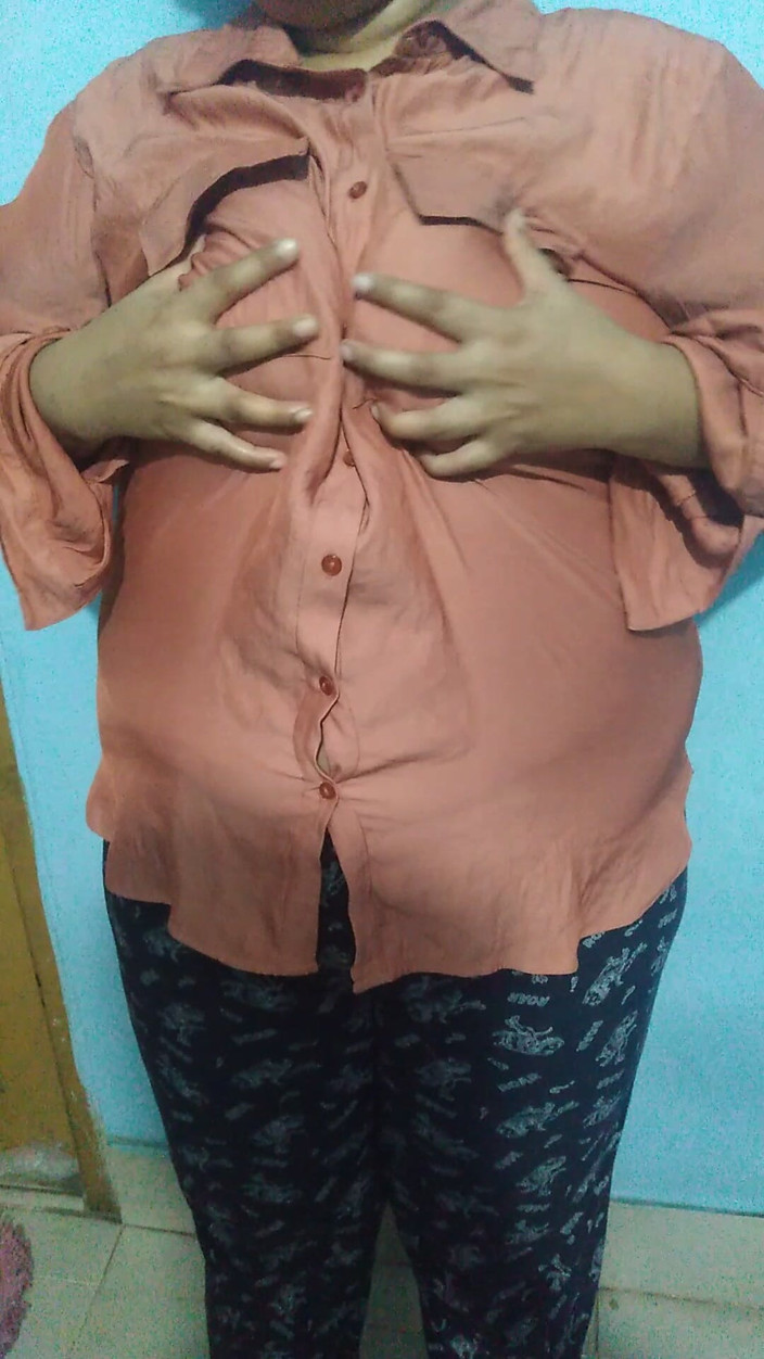 Aria Mia: Gadis 19 tahun lagi asik ngentot di kamar sambil terangsang