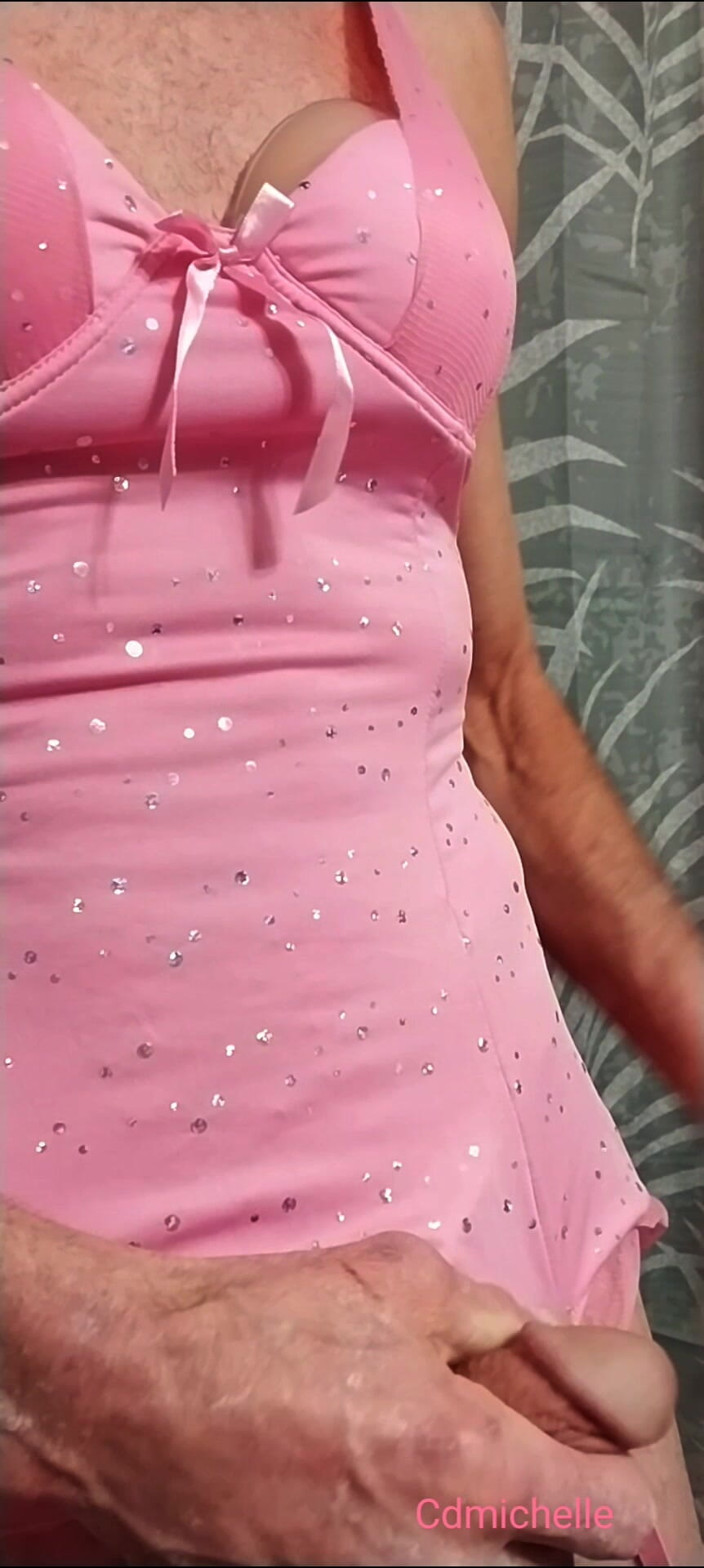CD Michellex: Travmichelle indossa un sexy orsacchiotto rosa con reggicalze che gioca...