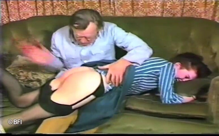 House of lords and mistresses in the spanking zone: Orgie, flagellation et fessée