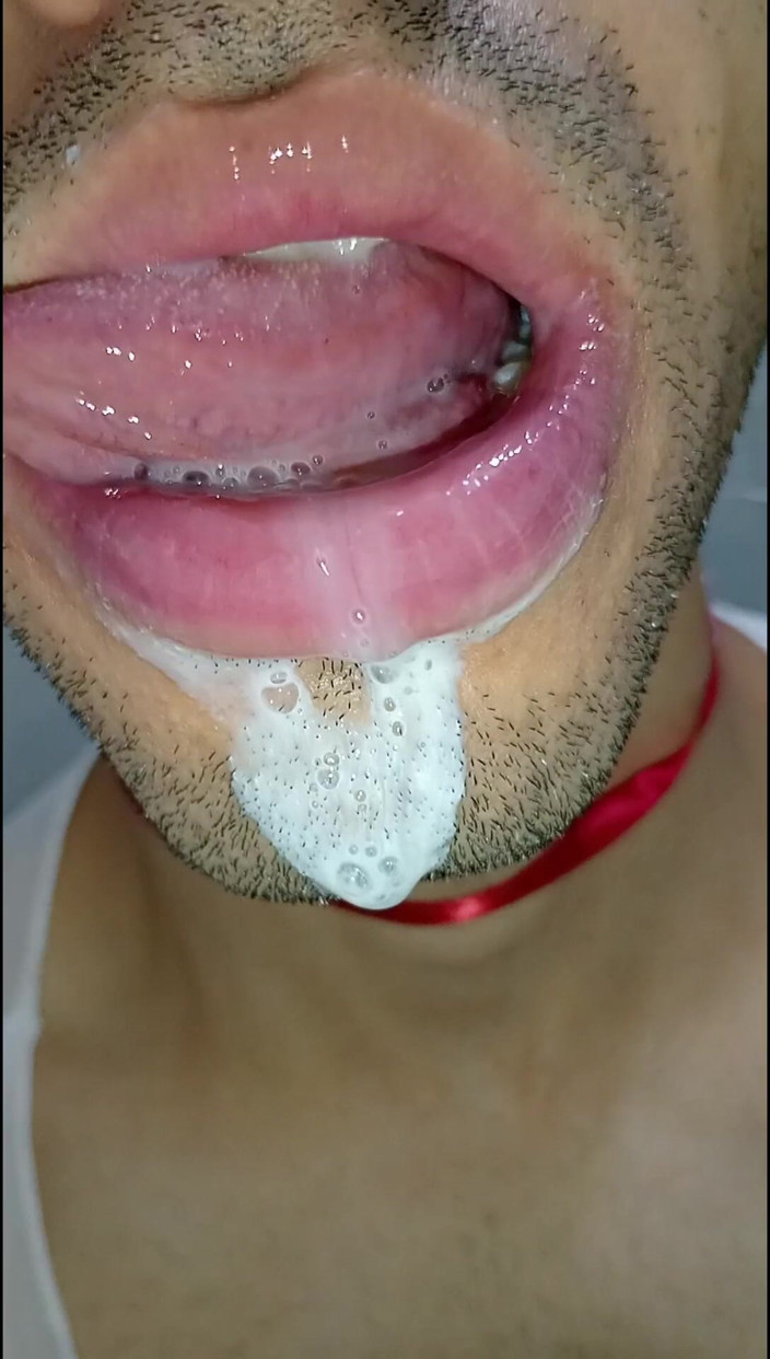 rey10rey10: Sperma i min mun