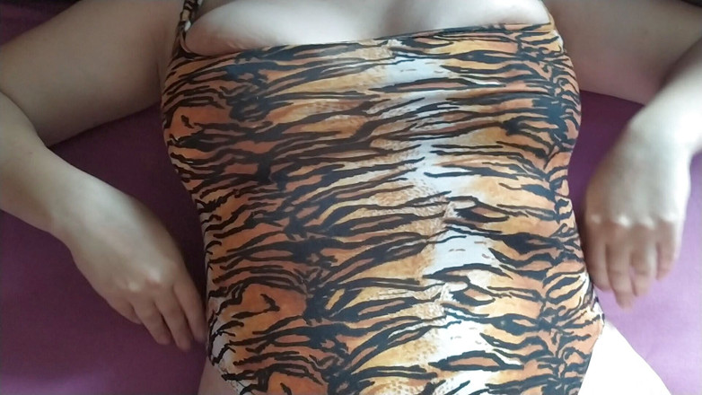 Milky Mari: Tolong pancut ke dalam pepek subur berbulu saya dengan creampie...
