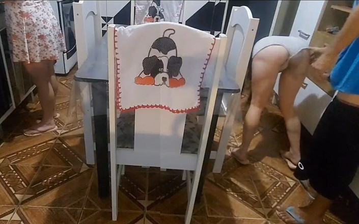 Kasallpimenta: Un demi-frère baise sa demi-sœur pendant que sa belle-mère se...
