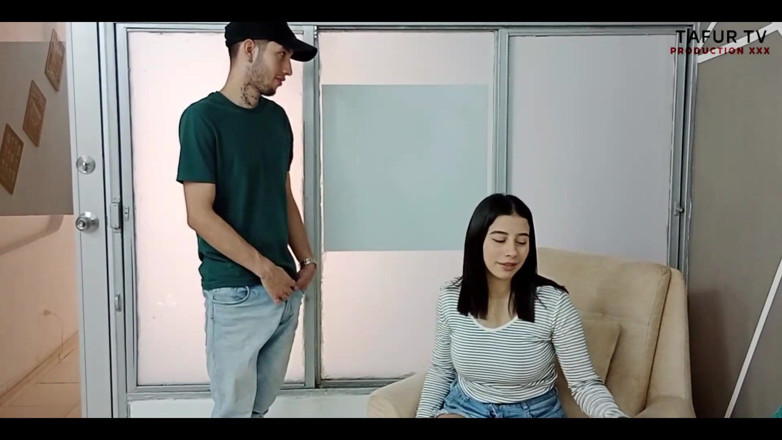 Franck: Saya Menemui ibu tiri saya melancap dan dia memberikan saya...