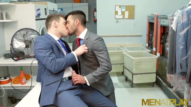 Menat Play: Menatplay blonďatá Kayden Gray análně šuká vhodného hřebce Andy Star