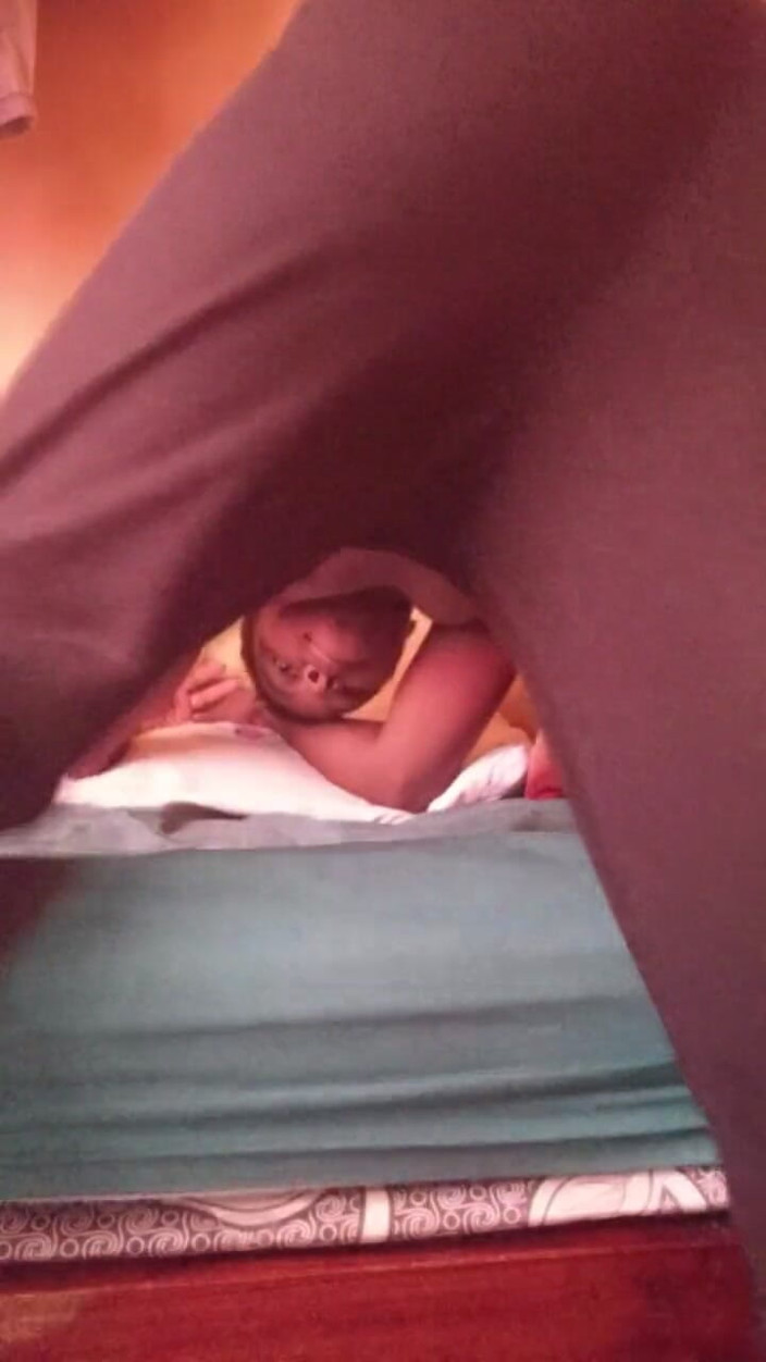 Sexyjayla254: Ağzı açık göt deliğimi parmaklıyorum