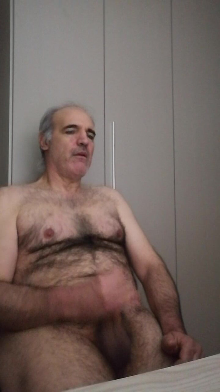 Setesesso7: Je vindt het heerlijk hoe Davide's pik aftrekt