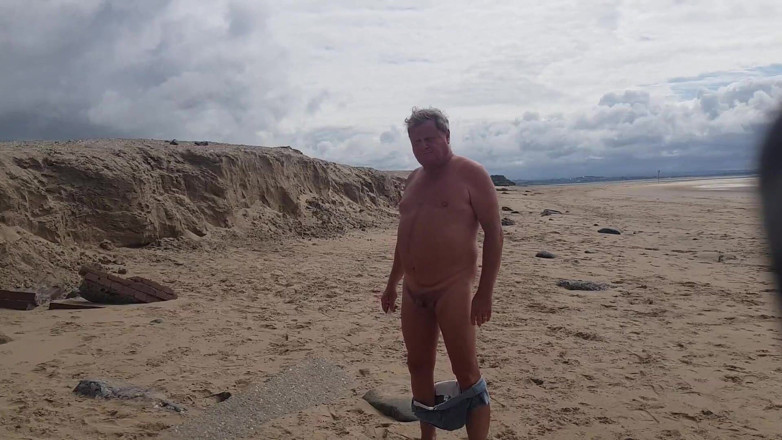 Miguel13: Am strand - meine shorts ausziehen