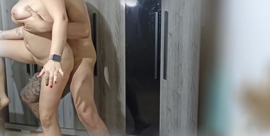 Exhibitionist wife studio: Ehefrau mit dicken titten