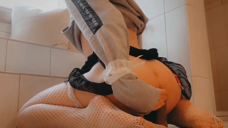 TiSIssyTi: 娘娘腔 femboy 骑乘并被后入 -表演