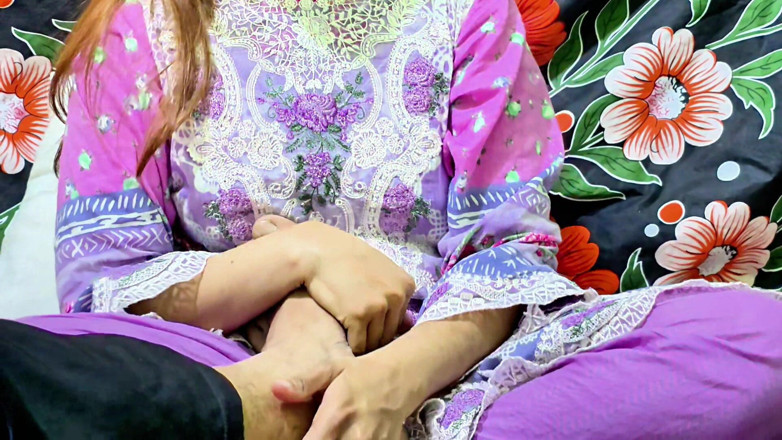 Faryal: Indische Desi hete Bhabi-duidelijke Hindi vuile praat