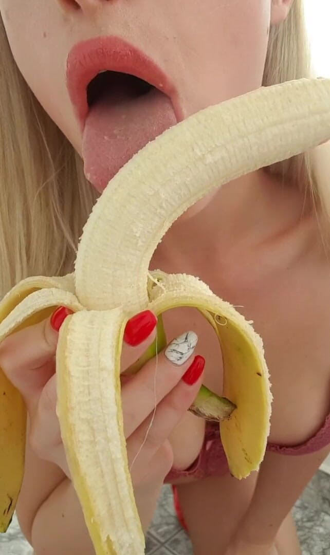 AnnaReyBlonde: Мінет, банан, гра 4k