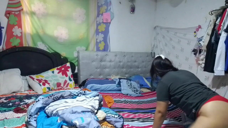 Sexysweet0455: Ich nehme meine stiefschwester auf, während sie im zimmer lutscht,...