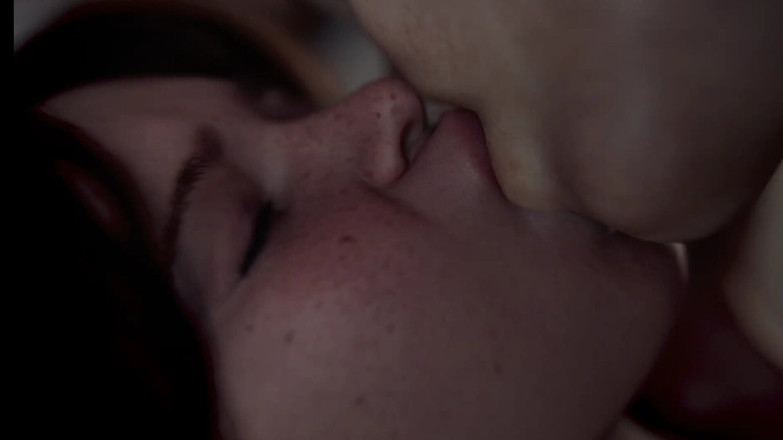 Nerom life: Hermanastra, profundo beso y follada profundo