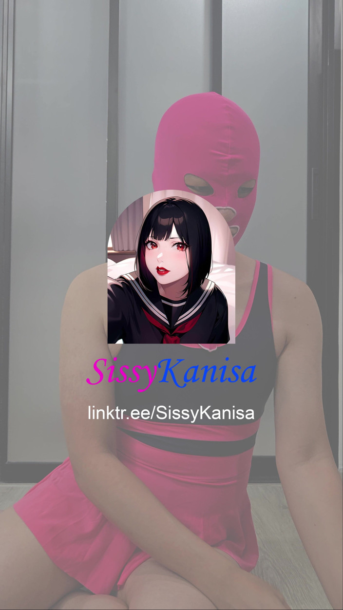 SissyKanisa: La mariquita Kanisa desempaqueta su nuevo juguete Consolador con tapón...