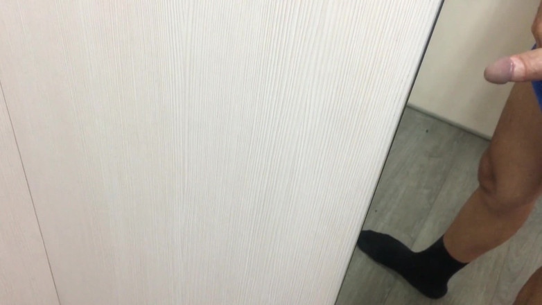 Our Secrets: Si sega nel camerino mentre lei prova i vestiti