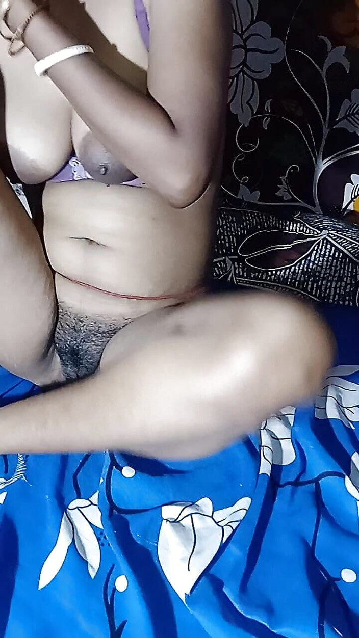 Desi Bengali cpl: 자지를 빠는 거유 밀프