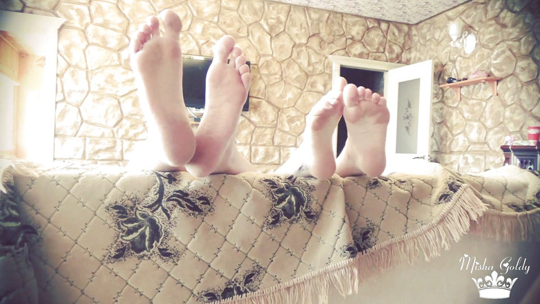 Goddess Misha Goldy: Wank to our feet cuckolded betta footbitch