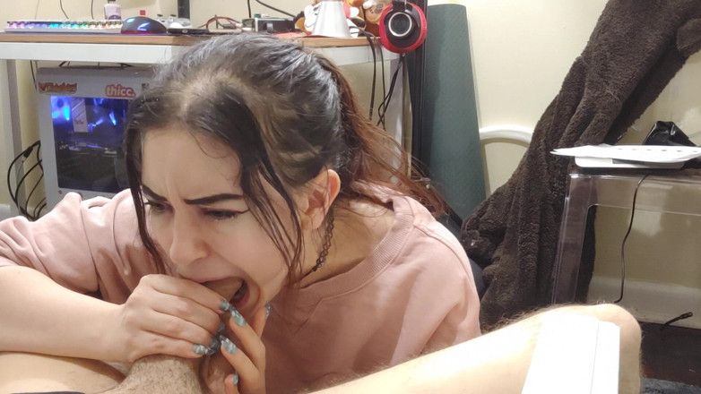 lilredvelvettt: Поклоніння великому члену