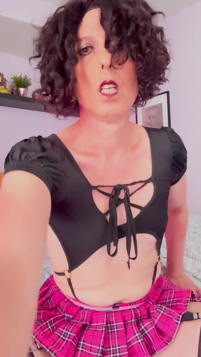 AnnabelleJo: Tgirl devine obraznică. Vrei să mă uit?