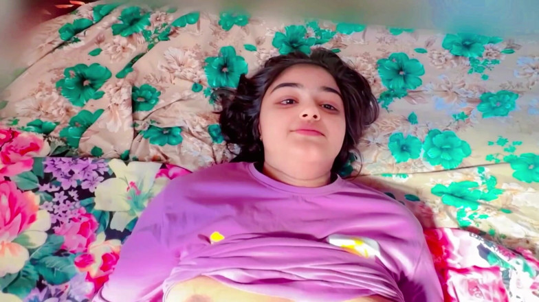 Your_aisha: Desi vesnická holka těsná kundička uvnitř xxx video, hubená desi...