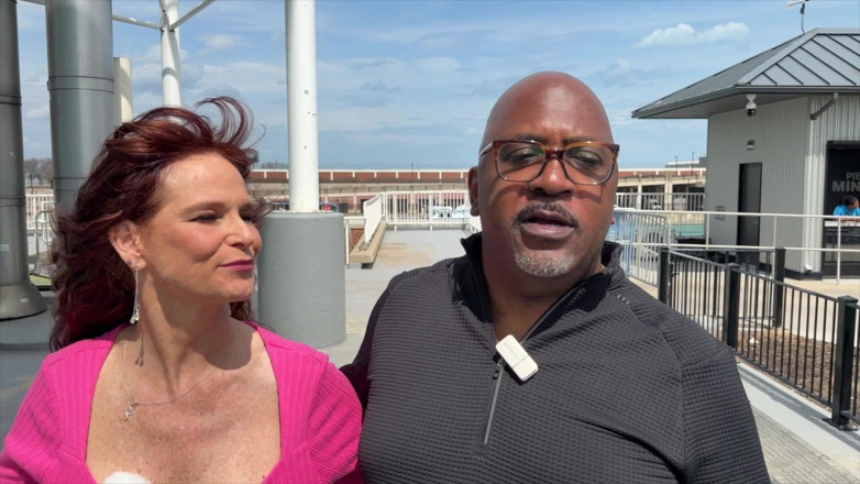 Mr Flourish Live: Misafir yetişkin süperstar syren de mer ile Chicago Navy Pier'de...