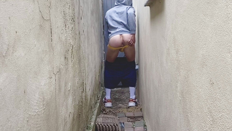 Fuckbutty: Fumando escaldante rapaz punheta e atira sua carga em um...